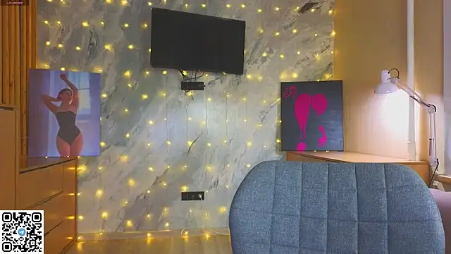 Snapshot of miss_bubbles_ chatting on December 16, 2025, 12:48 am miss bubbles online show from December 16, 2025, 12:48 am