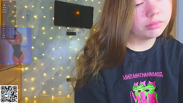 Snapshot of miss_bubbles_ chatting on December 18, 2025, 11:22 pm miss bubbles online show from December 18, 2025, 11:22 pm