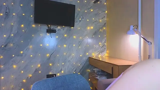 Snapshot of miss_bubbles_ chatting on February 15, 2026, 12:29 am miss bubbles online show from February 15, 2026, 12:29 am