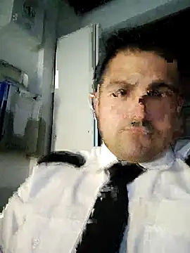 Bradd 32 online show from February 2, 2026, 12:20 am