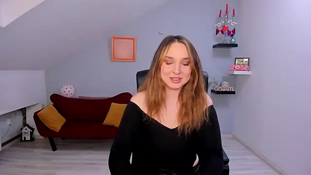 JaquelinLaurent online show from February 10, 2026, 8:13 pm