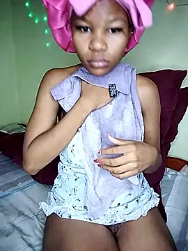 Snapshot of Seductive_Yellow_Titties chatting on January 13, 2026, 5:13 am Seductive Yellow Titties online show from January 13, 2026, 5:13 am