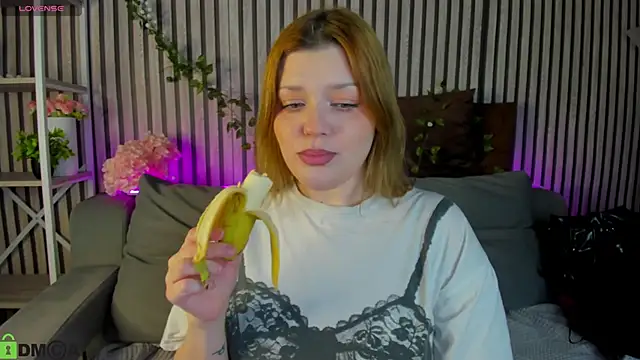 Snapshot of Michele_Greenn chatting on March 1, 2026, 1:07 am Michele Greenn online show from March 1, 2026, 1:07 am