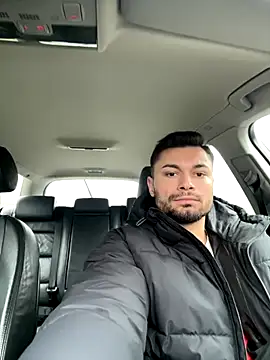 irimiea1729 online show from December 14, 2025, 1:05 pm