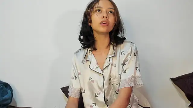 Snapshot of brisazanes chatting on March 1, 2026, 6:37 am brisazanes online show from March 1, 2026, 6:37 am