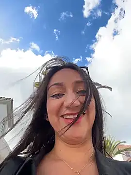 Ninabigtitied online show from November 29, 2025, 1:25 pm