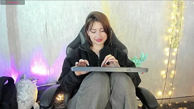 Snapshot of AriMonoban chatting on February 7, 2026, 12:09 pm AriMonoban online show from February 7, 2026, 12:09 pm