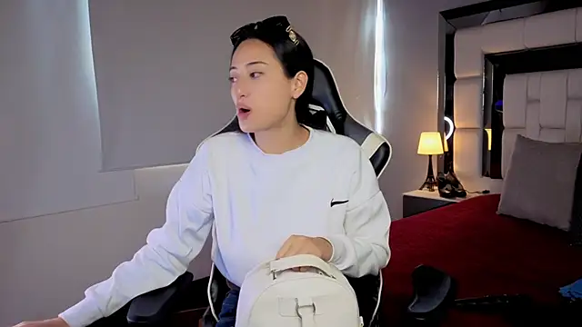 Adhara7 online show from February 5, 2026, 8:57 pm