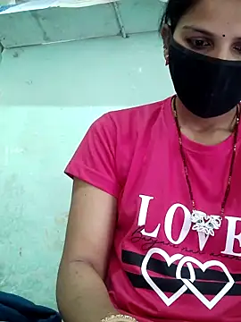 poojam93 online show from September 18, 2025, 2:35 am