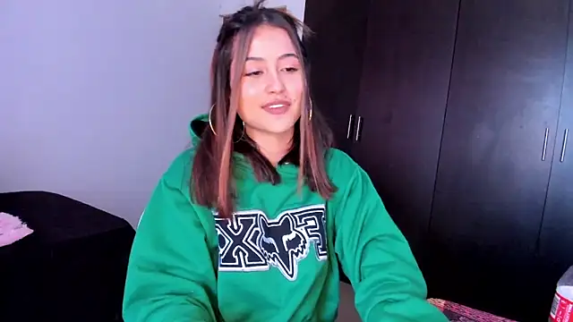 Snapshot of Ana__Pink chatting on September 20, 2025, 10:33 pm Ana Pink online show from September 20, 2025, 10:33 pm