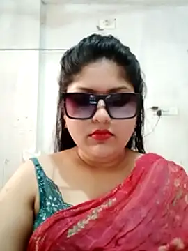 Snapshot of Nusrat-N chatting on February 26, 2026, 9:41 am Nusrat-N online show from February 26, 2026, 9:41 am