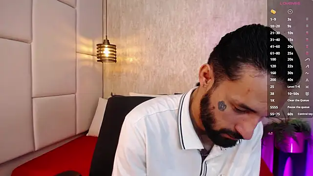 Snapshot of Hisoka_011 chatting on February 19, 2026, 7:43 pm Hisoka 011 online show from February 19, 2026, 7:43 pm