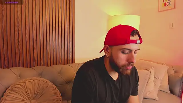 Snapshot of Maximo_Wolff chatting on January 18, 2026, 10:02 pm Maximo Wolff online show from January 18, 2026, 10:02 pm