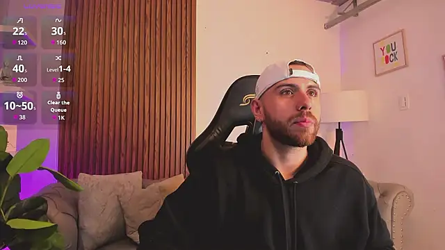 Snapshot of Maximo_Wolff chatting on February 3, 2026, 7:41 pm Maximo Wolff online show from February 3, 2026, 7:41 pm