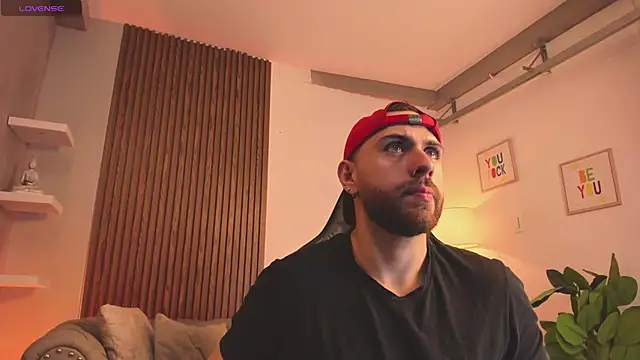 Snapshot of Maximo_Wolff chatting on February 16, 2026, 8:05 pm Maximo Wolff online show from February 16, 2026, 8:05 pm