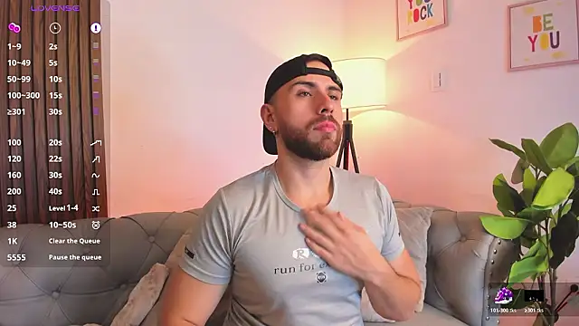 Snapshot of Maximo_Wolff chatting on February 17, 2026, 7:53 pm Maximo Wolff online show from February 17, 2026, 7:53 pm