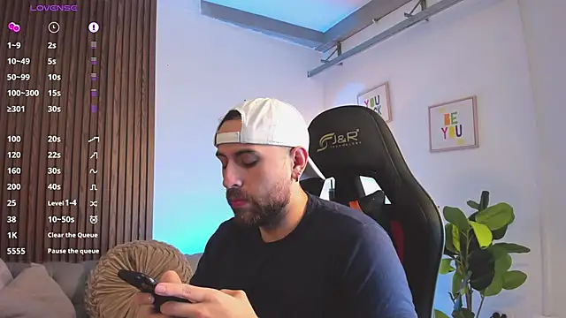 Snapshot of Maximo_Wolff chatting on February 21, 2026, 7:59 pm Maximo Wolff online show from February 21, 2026, 7:59 pm