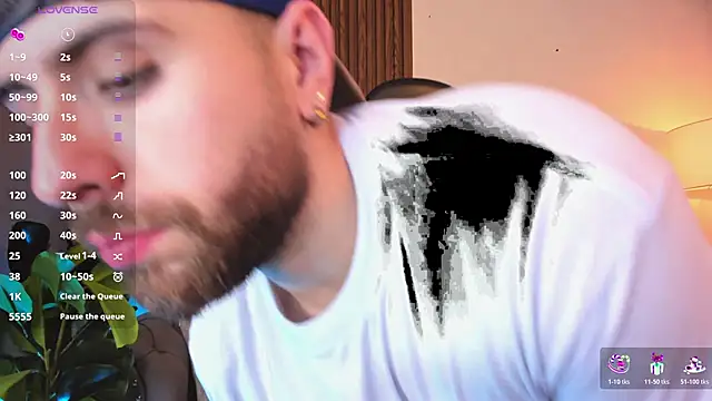 Snapshot of Maximo_Wolff chatting on March 2, 2026, 8:04 pm Maximo Wolff online show from March 2, 2026, 8:04 pm