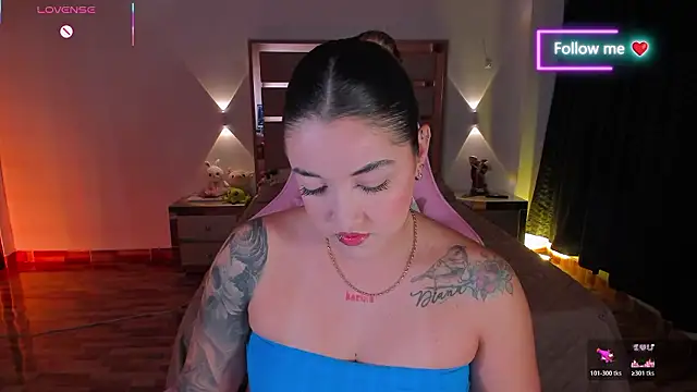 lunaarose online show from February 3, 2026, 3:37 am