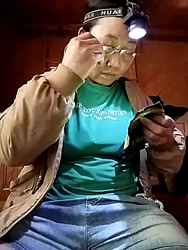 Snapshot of Lai005 chatting on December 22, 2025, 3:36 am Lai005 online show from December 22, 2025, 3:36 am