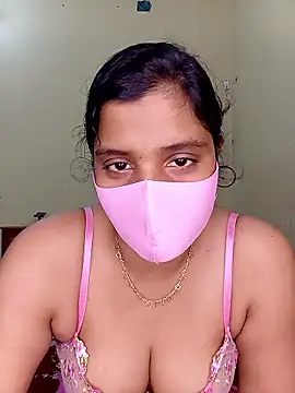 Rose-luckey online show from January 18, 2026, 2:37 am