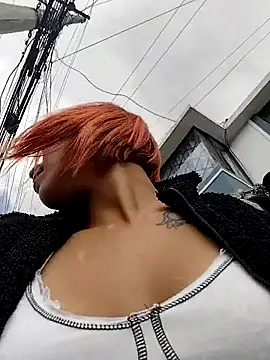 Zoe73  online show from February 11, 2026, 7:19 pm