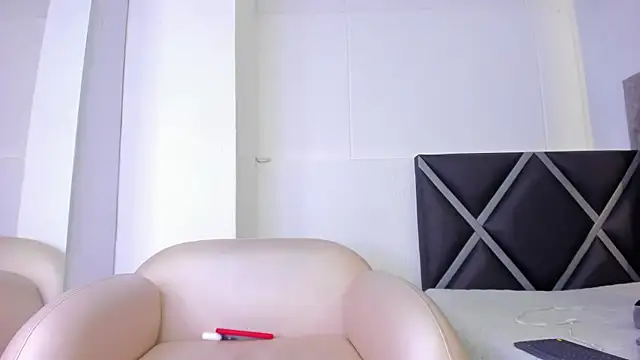 Snapshot of _Leohot_ chatting on February 27, 2026, 3:28 am Leohot online show from February 27, 2026, 3:28 am