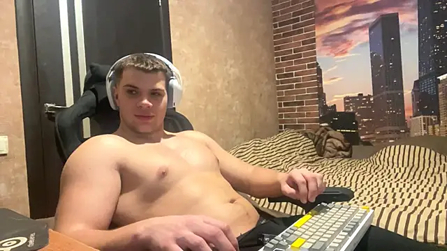 Snapshot of MusclePhantom chatting on February 17, 2026, 9:21 pm MusclePhantom online show from February 17, 2026, 9:21 pm