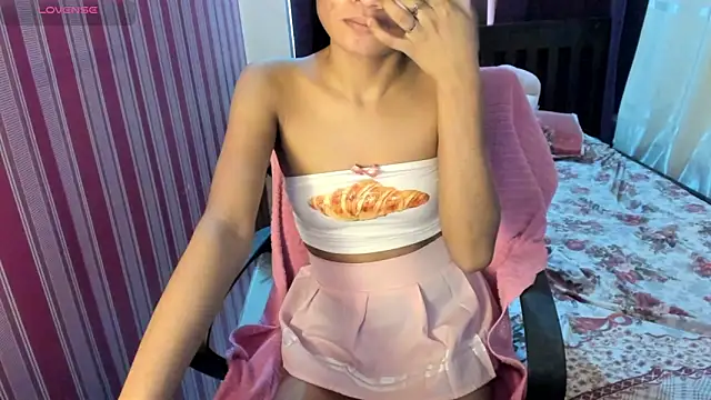 Mica Jones online show from February 17, 2026, 11:33 pm