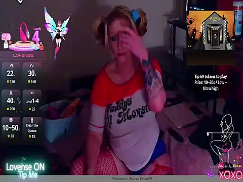 Snapshot of Sierra_Sparks chatting on October 18, 2025, 3:42 am Sierra Sparks online show from October 18, 2025, 3:42 am