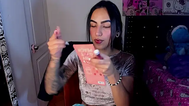 Snapshot of Samanthademonx20_ chatting on November 27, 2025, 12:13 am Samanthademonx20 online show from November 27, 2025, 12:13 am