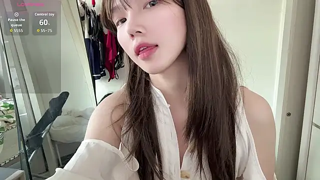 Yiyi-707 online show from September 10, 2025, 9:53 am