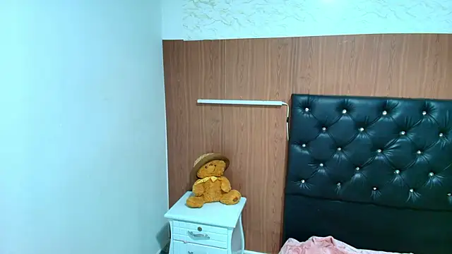 Snapshot of niiky_68 chatting on March 3, 2026, 6:19 am niiky 68 online show from March 3, 2026, 6:19 am