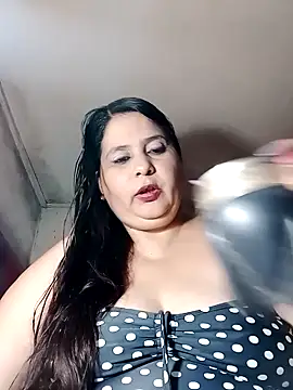 Ayma1983 online show from November 18, 2025, 12:05 am