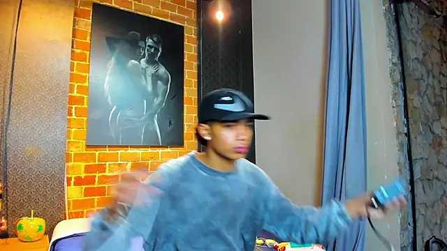 AlanCutee online show from February 5, 2026, 12:43 pm