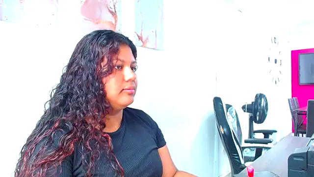 Snapshot of CloeStron chatting on February 20, 2026, 5:35 pm CloeStron online show from February 20, 2026, 5:35 pm