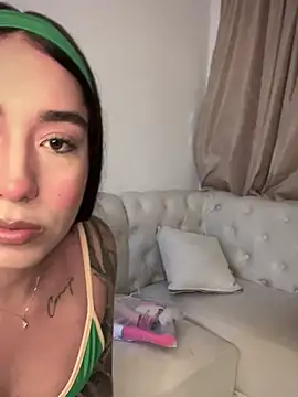 Snapshot of KaditaNavarro chatting on February 14, 2026, 12:18 am KaditaNavarro online show from February 14, 2026, 12:18 am