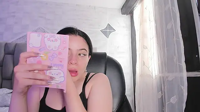 Snapshot of ChannelWhite_ chatting on September 26, 2025, 9:30 pm ChannelWhite online show from September 26, 2025, 9:30 pm