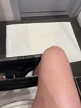 Snapshot of myPriority01 chatting on September 29, 2025, 6:24 pm myPriority01 online show from September 29, 2025, 6:24 pm