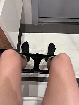 Snapshot of myPriority01 chatting on October 2, 2025, 7:21 pm myPriority01 online show from October 2, 2025, 7:21 pm