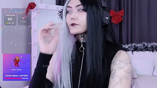 Snapshot of GothXRaven chatting on December 22, 2025, 10:45 am GothXRaven online show from December 22, 2025, 10:45 am