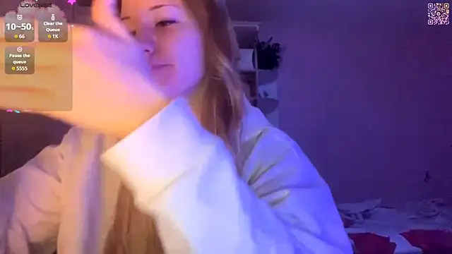 Snapshot of PandaFluff chatting on February 7, 2026, 5:16 pm PandaFluff online show from February 7, 2026, 5:16 pm