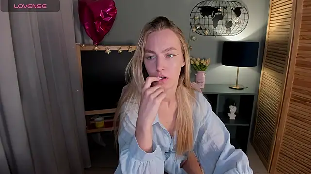 mishapallmer online show from October 14, 2025, 1:39 am