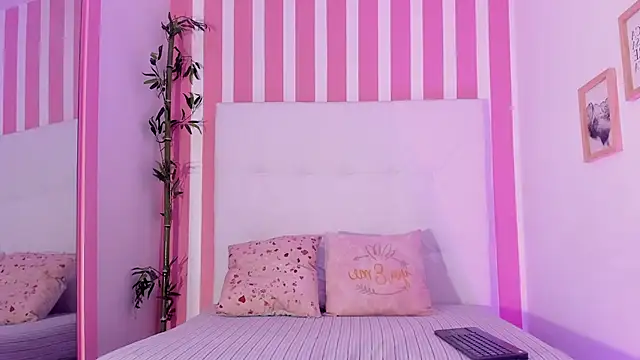 Maddy Norton online show from February 25, 2026, 7:45 pm