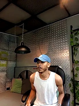 Snapshot of MarcusRain_ chatting on February 23, 2026, 7:33 pm MarcusRain online show from February 23, 2026, 7:33 pm