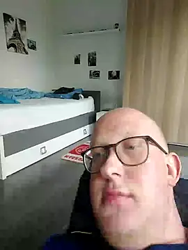 geilerd122 online show from October 8, 2025, 2:47 pm