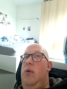 geilerd122 online show from February 22, 2026, 2:37 pm