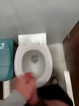 Snapshot of HairypapaK chatting on January 13, 2026, 6:40 am HairypapaK online show from January 13, 2026, 6:40 am