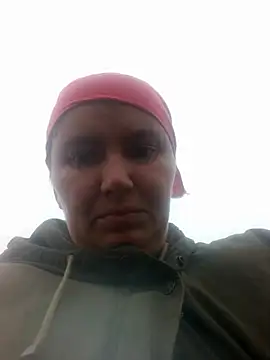 Snapshot of Romashka33011 chatting on October 3, 2025, 5:15 am Romashka33011 online show from October 3, 2025, 5:15 am