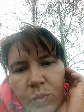 Snapshot of Romashka33011 chatting on October 6, 2025, 6:44 am Romashka33011 online show from October 6, 2025, 6:44 am